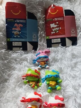 HELLO KITTY TEENAGE MUTANT NINJA TURTLES MCDONALDS